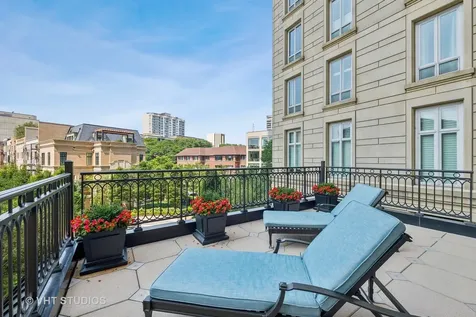 2550 North Lakeview Avenue Chicago IL 60614