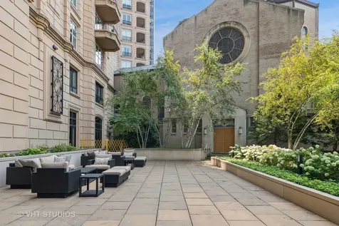 2550 North Lakeview Avenue Chicago IL 60614