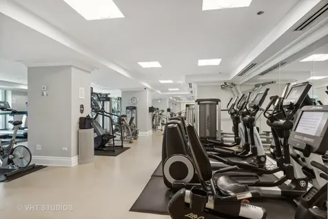 2550 North Lakeview Avenue Chicago IL 60614