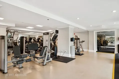 2550 North Lakeview Avenue Chicago IL 60614