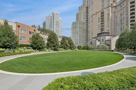 2550 North Lakeview Avenue Chicago IL 60614