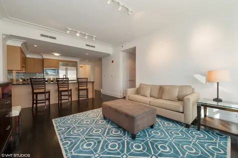 2550 North Lakeview Avenue Chicago IL 60614