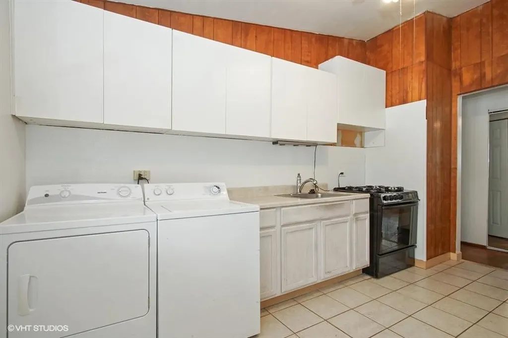2205 Fulle Street Rolling Meadows IL 60008