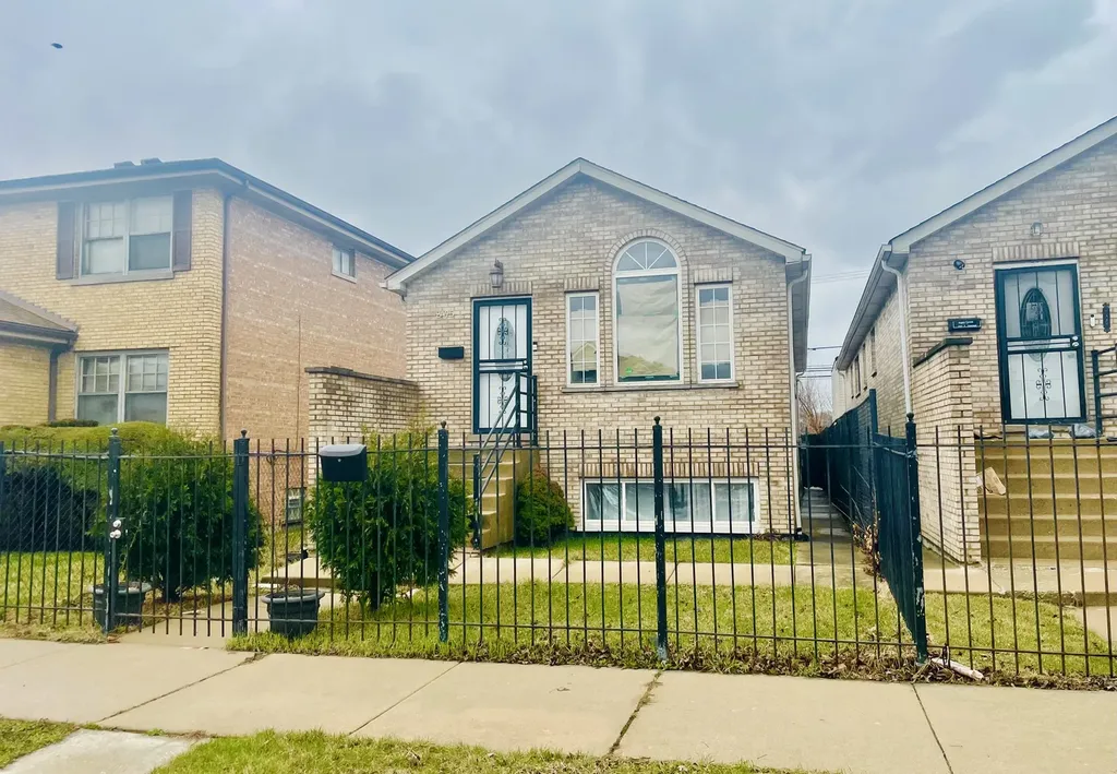 8425 South Marshfield Avenue Chicago IL 60620