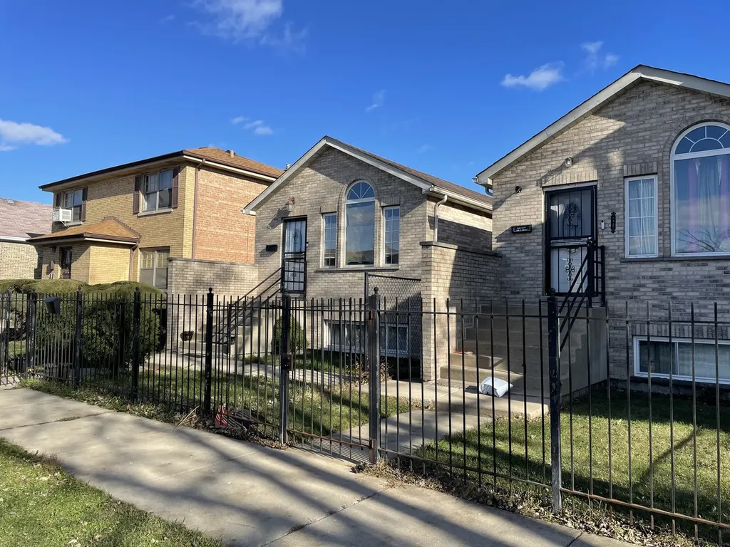 8425 South Marshfield Avenue Chicago IL 60620