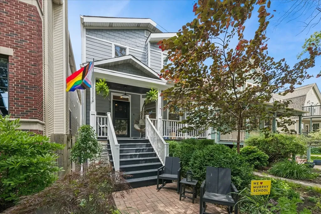 3739 North Ridgeway Avenue Chicago IL 60618