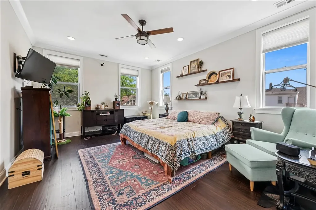 3739 North Ridgeway Avenue Chicago IL 60618