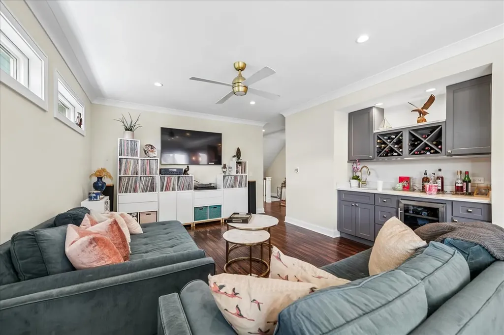 3739 North Ridgeway Avenue Chicago IL 60618