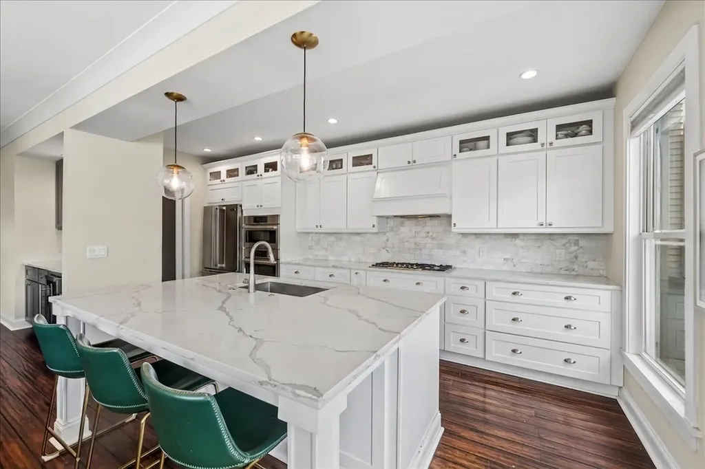 3739 North Ridgeway Avenue Chicago IL 60618