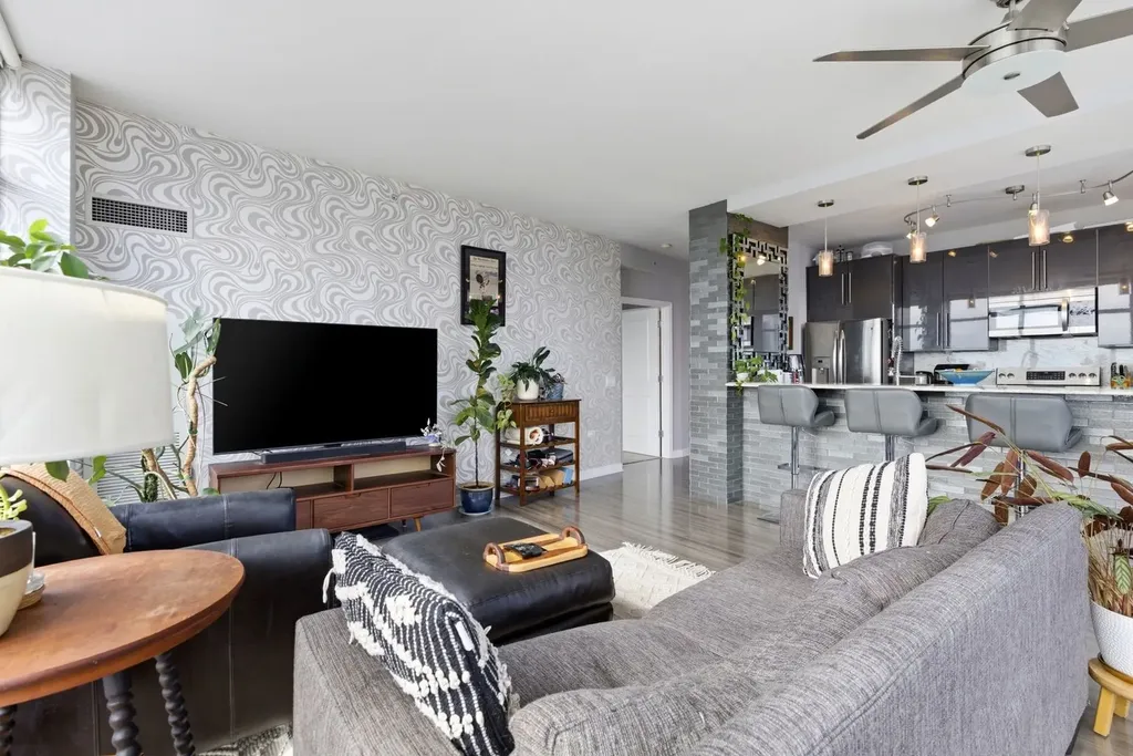 100 East 14th Street Chicago IL 60605