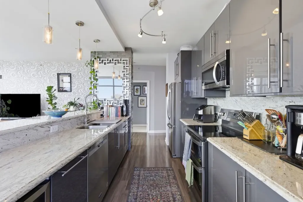 100 East 14th Street Chicago IL 60605