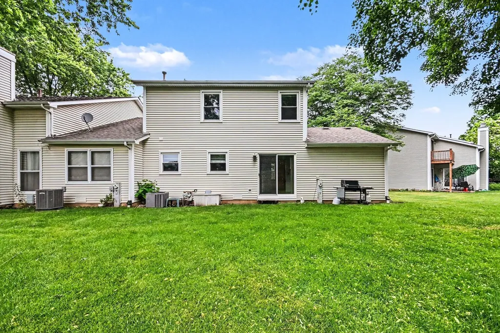 880 Colony Lake Drive Schaumburg IL 60194