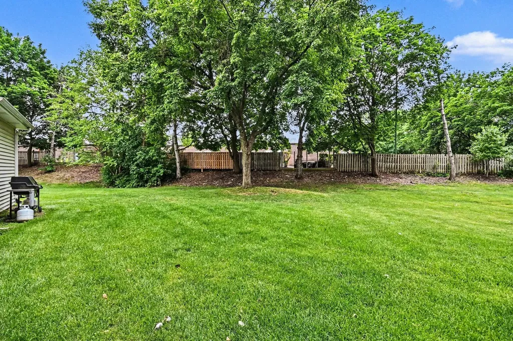 880 Colony Lake Drive Schaumburg IL 60194
