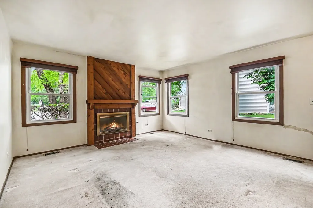 880 Colony Lake Drive Schaumburg IL 60194