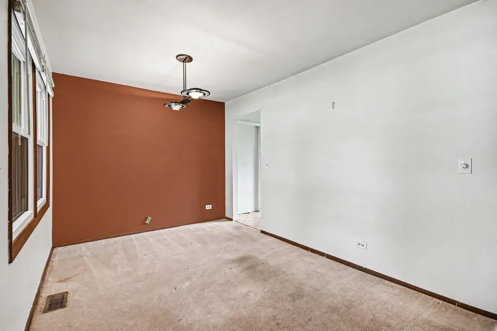 880 Colony Lake Drive Schaumburg IL 60194