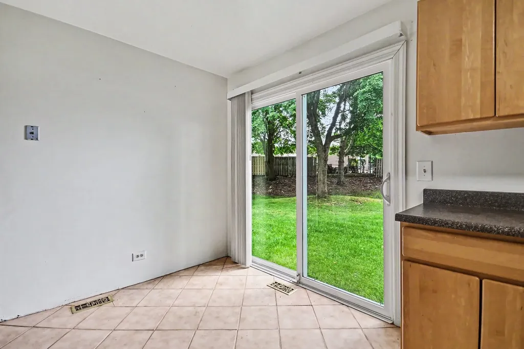 880 Colony Lake Drive Schaumburg IL 60194