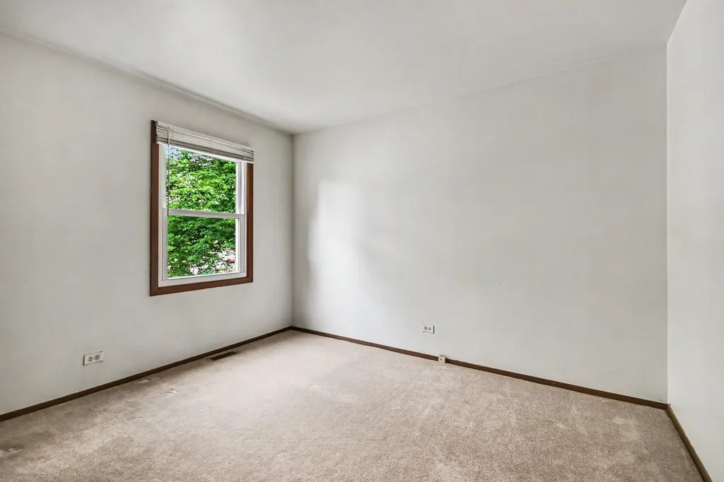 880 Colony Lake Drive Schaumburg IL 60194