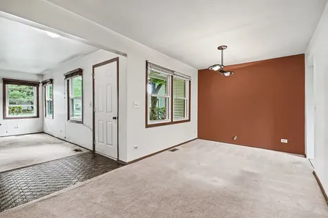 880 Colony Lake Drive Schaumburg IL 60194