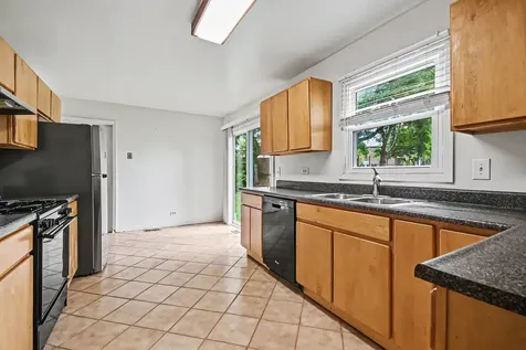 880 Colony Lake Drive Schaumburg IL 60194