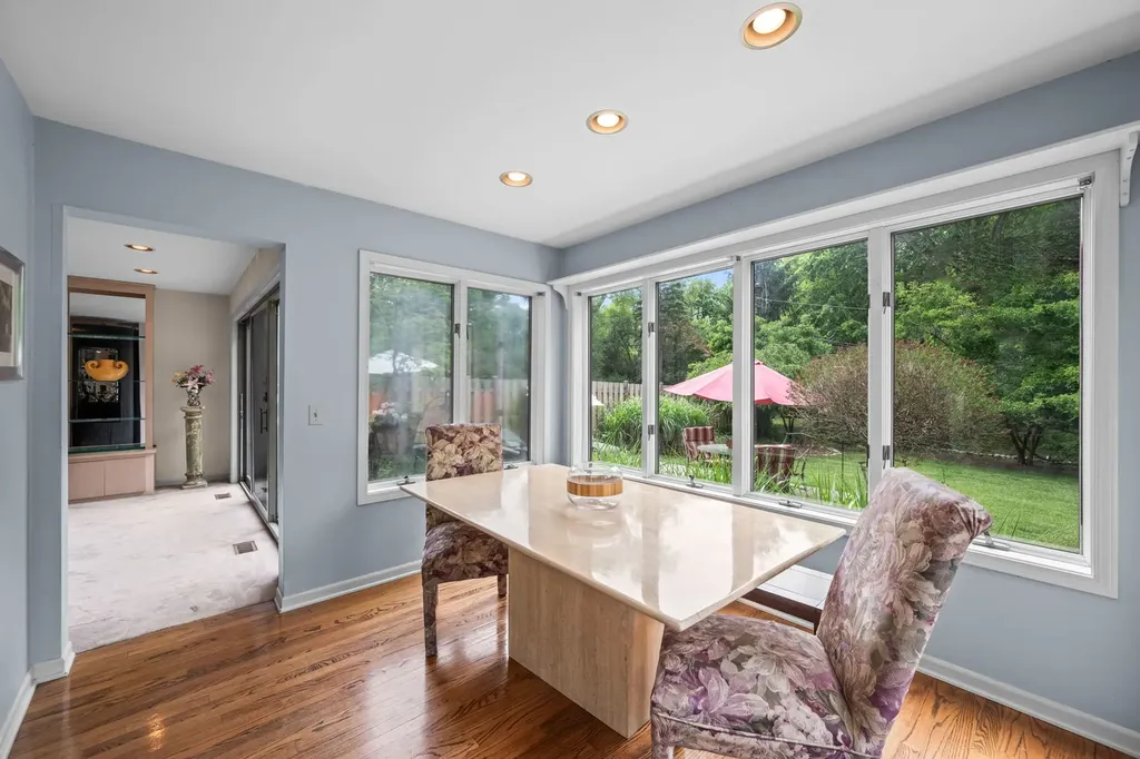 1704 South Western Avenue Park Ridge IL 60068
