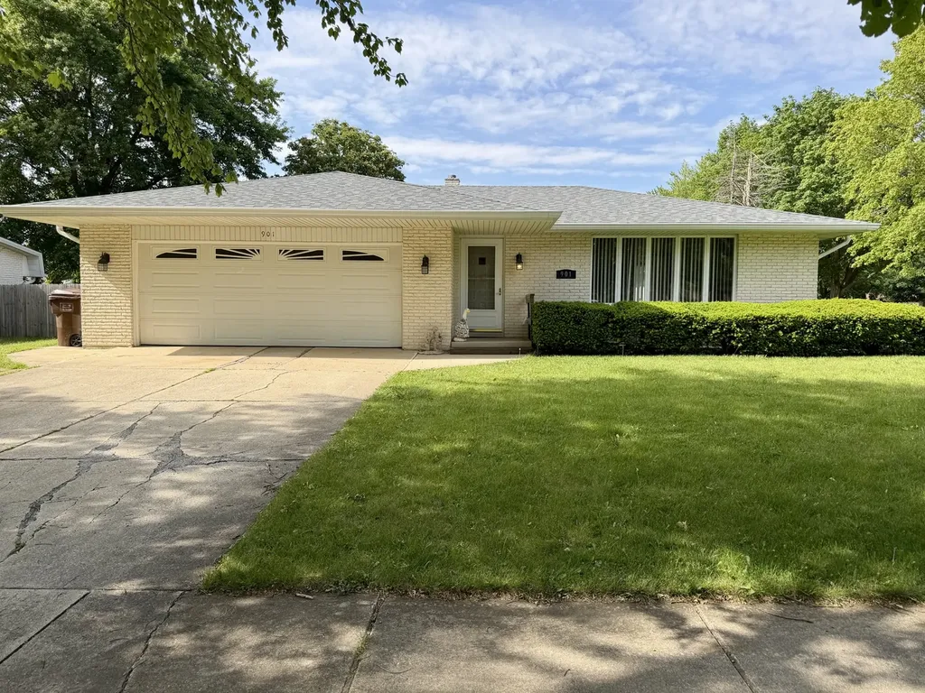 901 Lark Street Peotone IL 60468