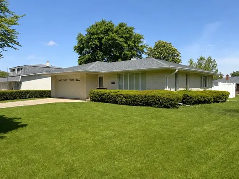 901 Lark Street Peotone IL 60468