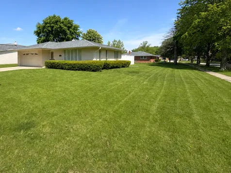 901 Lark Street Peotone IL 60468