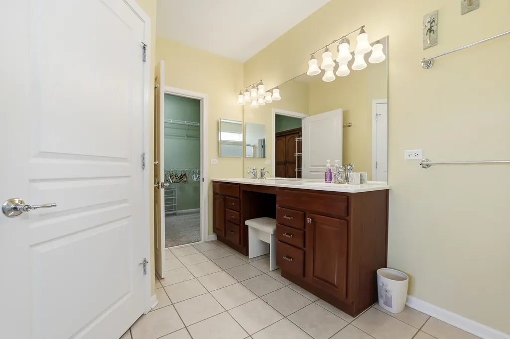 13905 Helena Road Huntley IL 60142