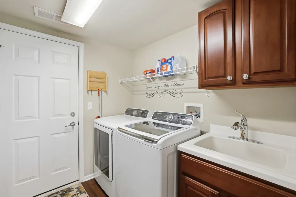 13905 Helena Road Huntley IL 60142