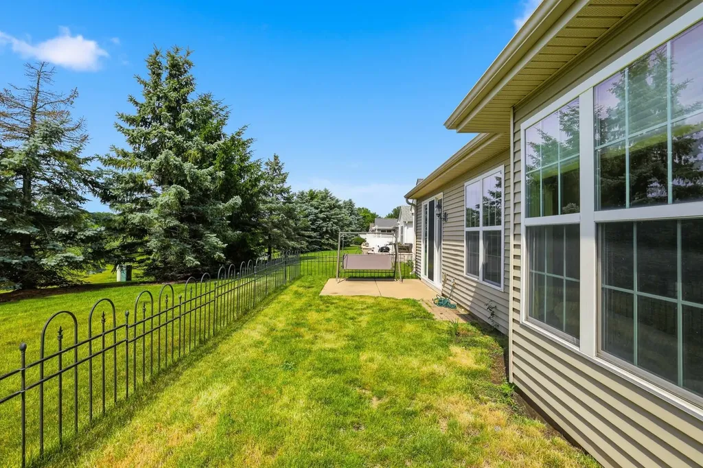 13905 Helena Road Huntley IL 60142
