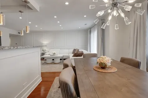 9335 Landings Lane Des Plaines IL 60016