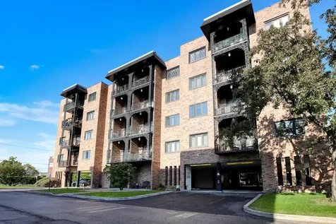 9335 Landings Lane Des Plaines IL 60016
