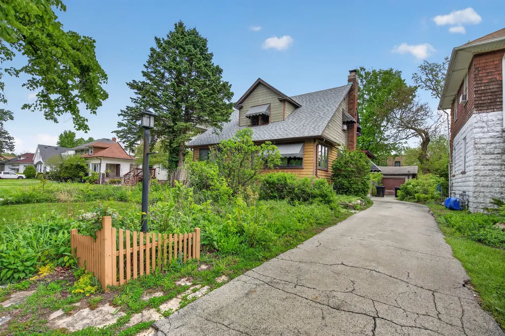 11427 South Longwood Drive Chicago IL 60643
