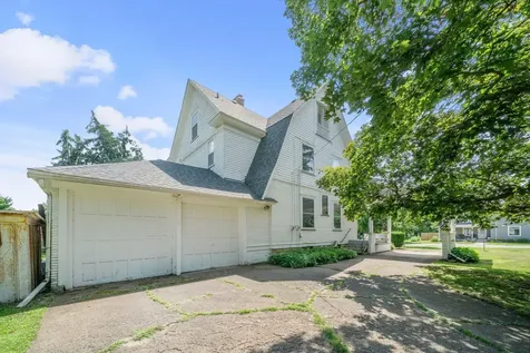 205 South Gage Street Somonauk IL 60552