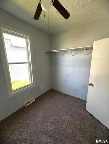 428 7TH Street Moline IL 61265