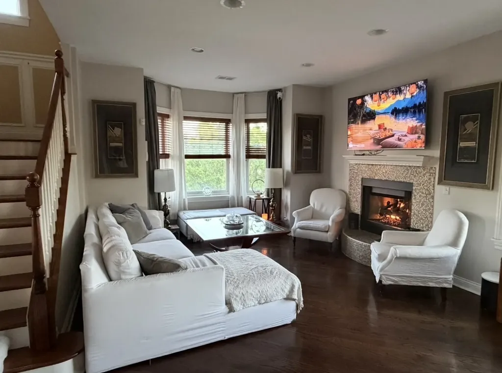 6906 West Medill Avenue Chicago IL 60707