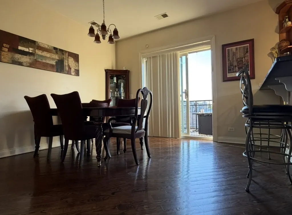6906 West Medill Avenue Chicago IL 60707