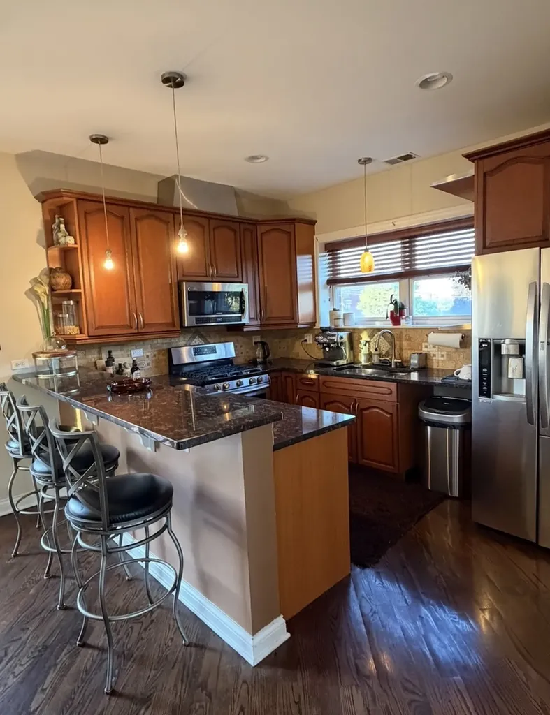 6906 West Medill Avenue Chicago IL 60707