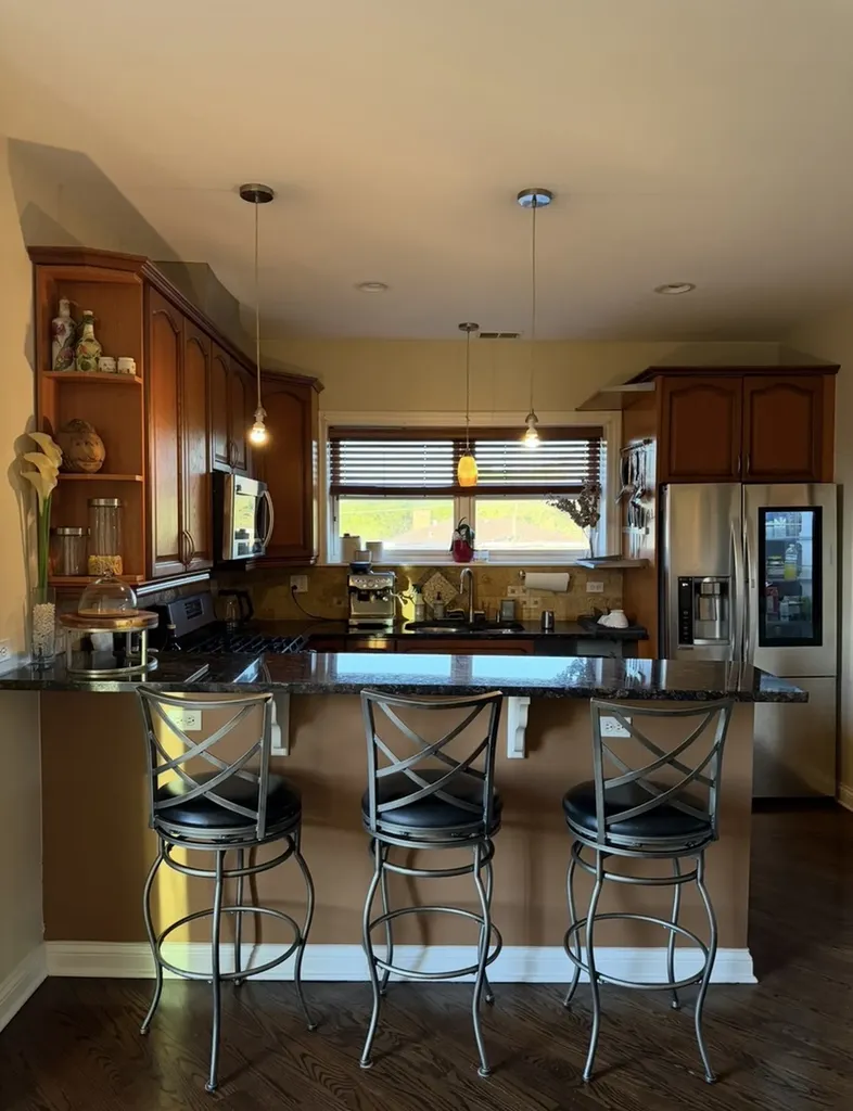 6906 West Medill Avenue Chicago IL 60707