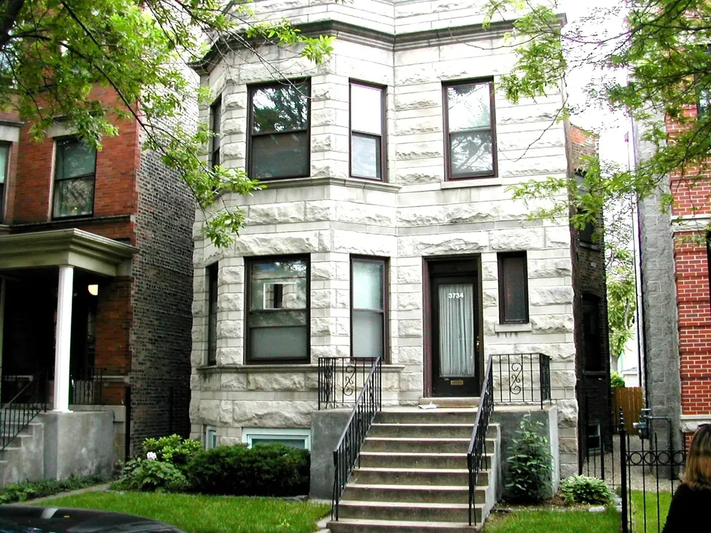 3734 North Racine Avenue Chicago IL 60613