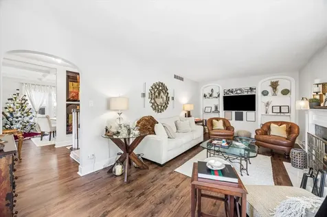 223 Southcote Road Riverside IL 60546