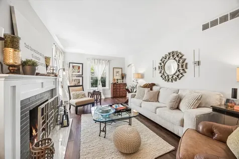 223 Southcote Road Riverside IL 60546
