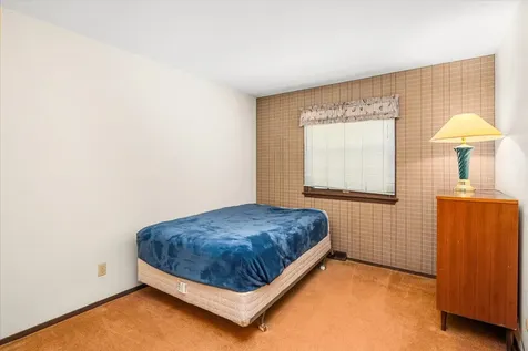 33 Somerset Road Montgomery IL 60538