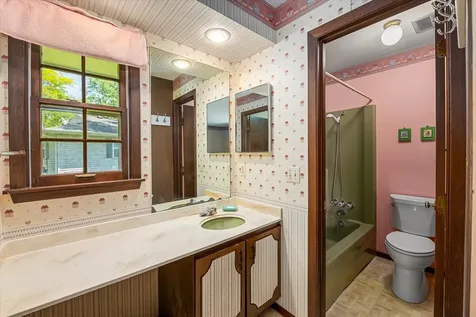 33 Somerset Road Montgomery IL 60538