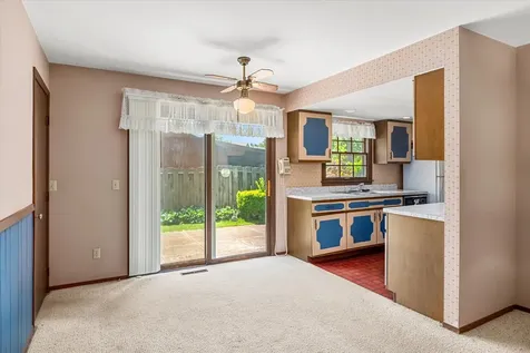 33 Somerset Road Montgomery IL 60538
