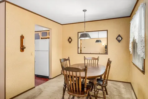 33 Somerset Road Montgomery IL 60538