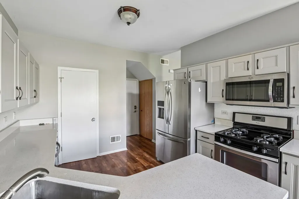 1212 Courtland Circle S Plainfield IL 60586