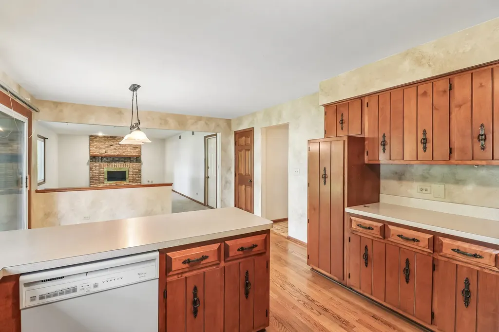 733 Buttonwood Circle SE Naperville IL 60540