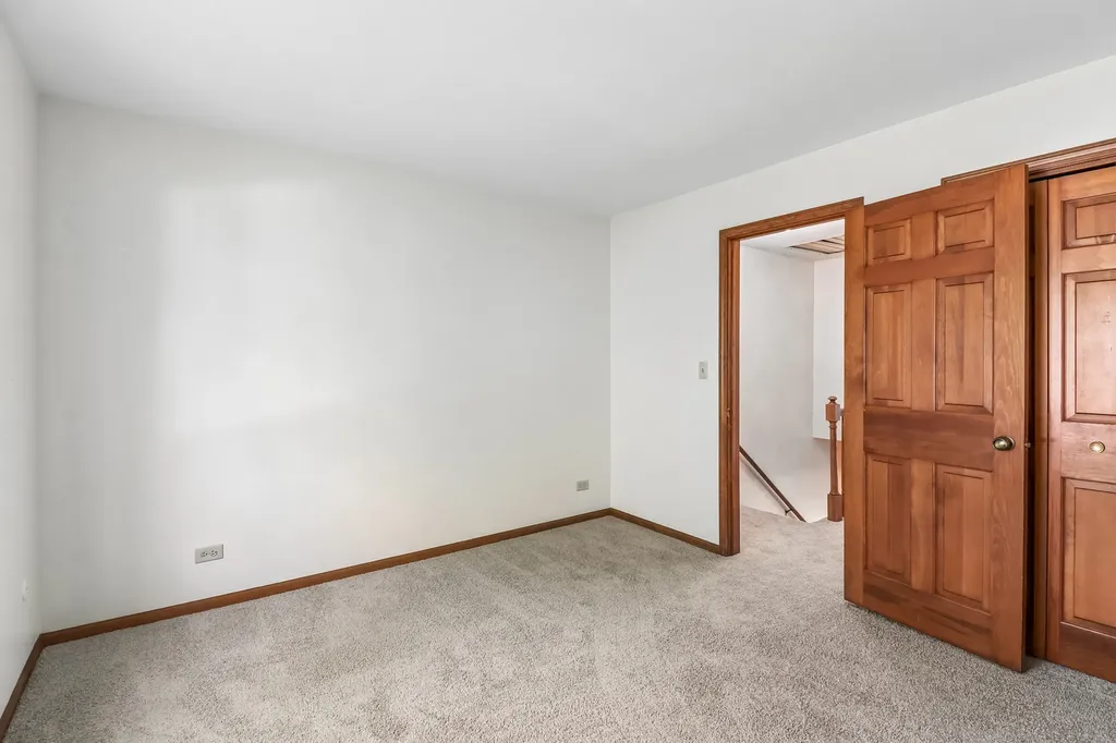 733 Buttonwood Circle SE Naperville IL 60540