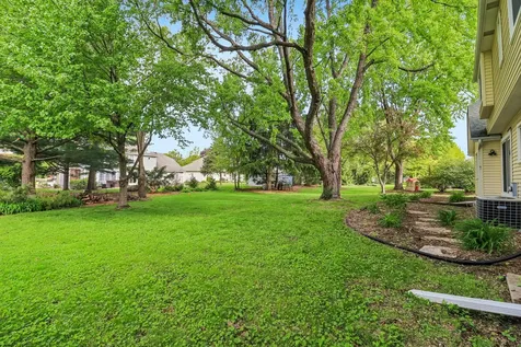 733 Buttonwood Circle SE Naperville IL 60540